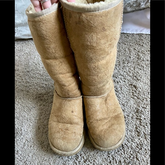 Ugg Shoes | Very Light Tan, Floral Pattern Uggs | Color: Tan | Size: 6 | 01ambassadorng's Closet